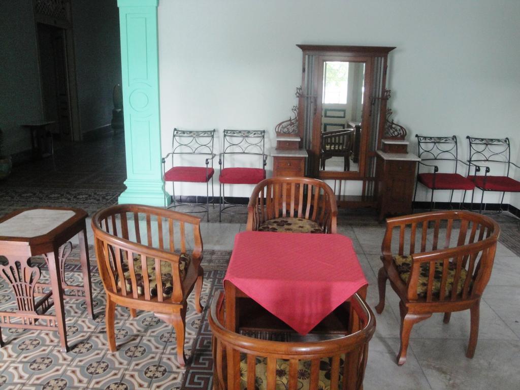 Hotel Trio Surakarta  Exterior photo