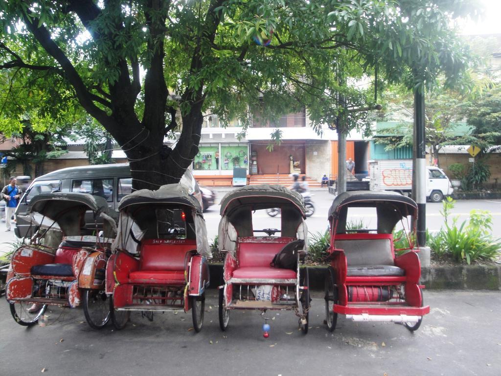 Hotel Trio Surakarta  Exterior photo