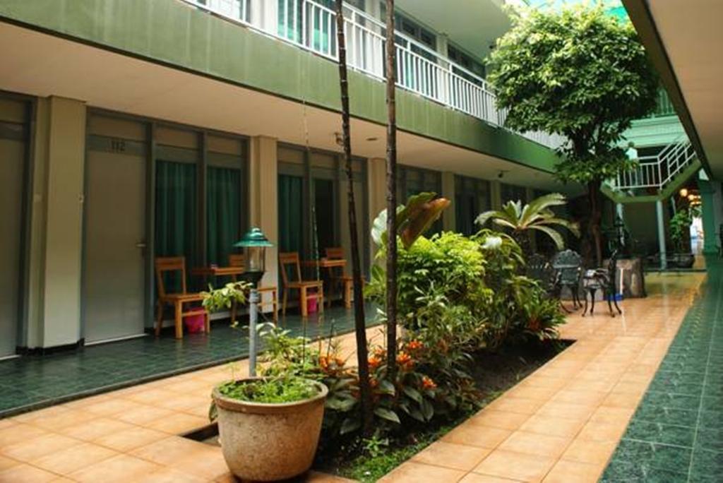 Hotel Trio Surakarta  Exterior photo