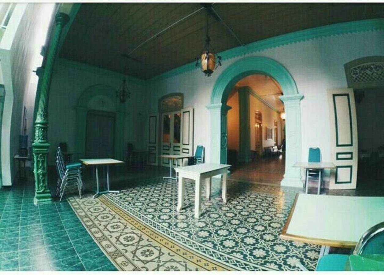 Hotel Trio Surakarta  Exterior photo